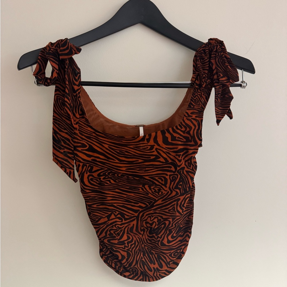 Free People semi cropped tank